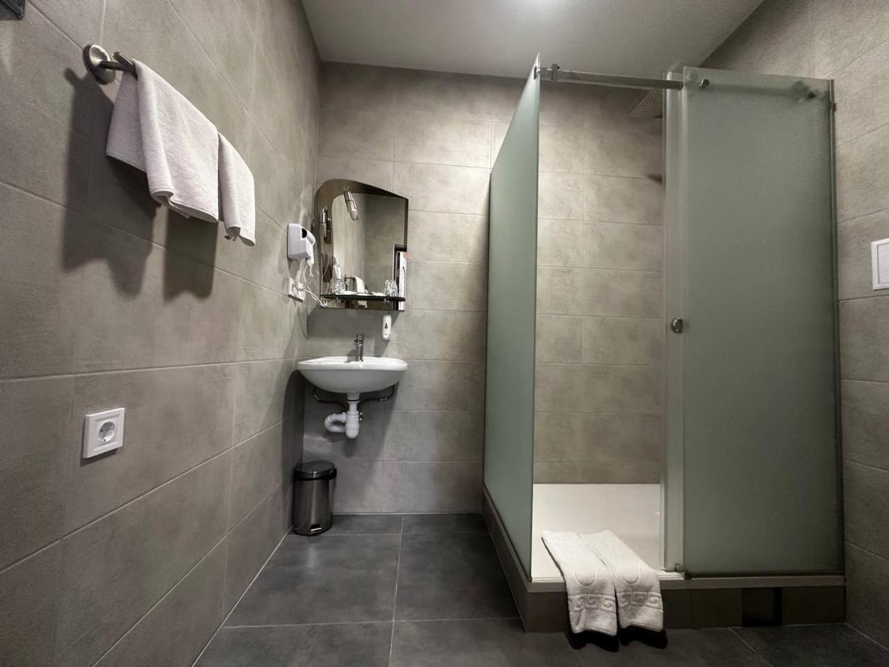 Hotel Express Корпус 2 Kijev Kültér fotó